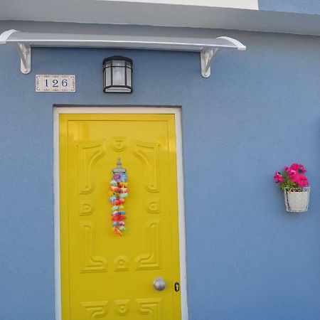 Yellow Door Gafanha da Encarnacao Buitenkant foto